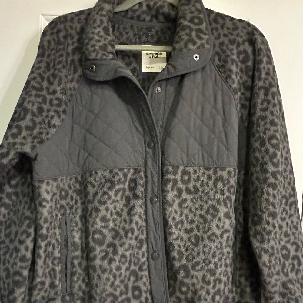 Abercrombie & Fitch Gray Leopard Teddy Jacket